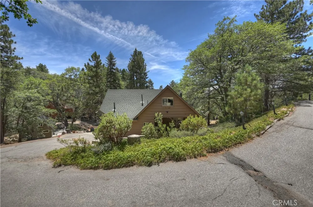 707 Briar Lane Green Valley Lake, CA 92341