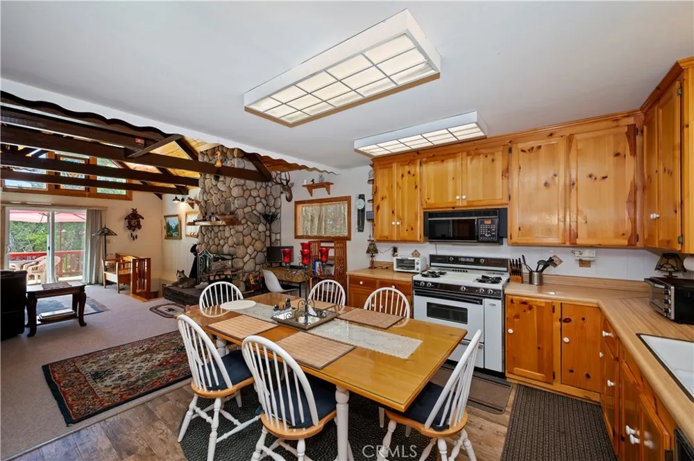 707 Briar Lane Green Valley Lake, CA 92341