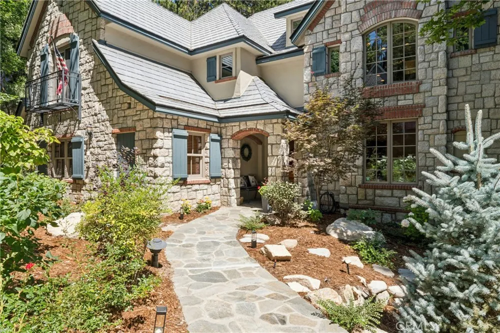 27489 Meadow Bay Lake Arrowhead, CA 92352
