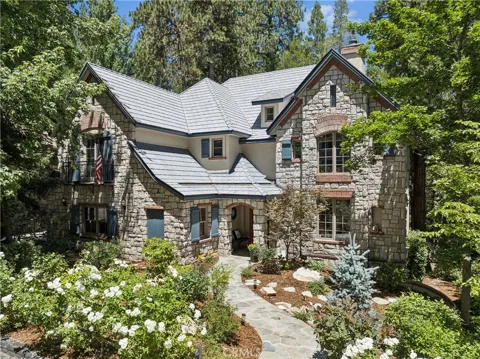 27489 Meadow Bay