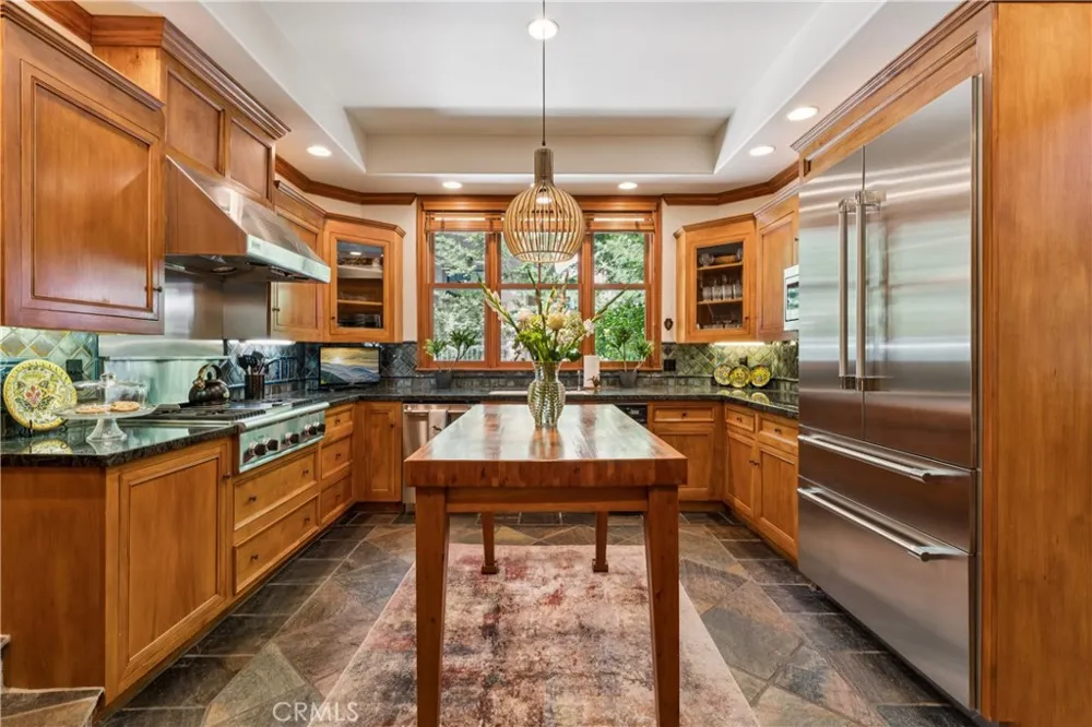 27489 Meadow Bay Lake Arrowhead, CA 92352