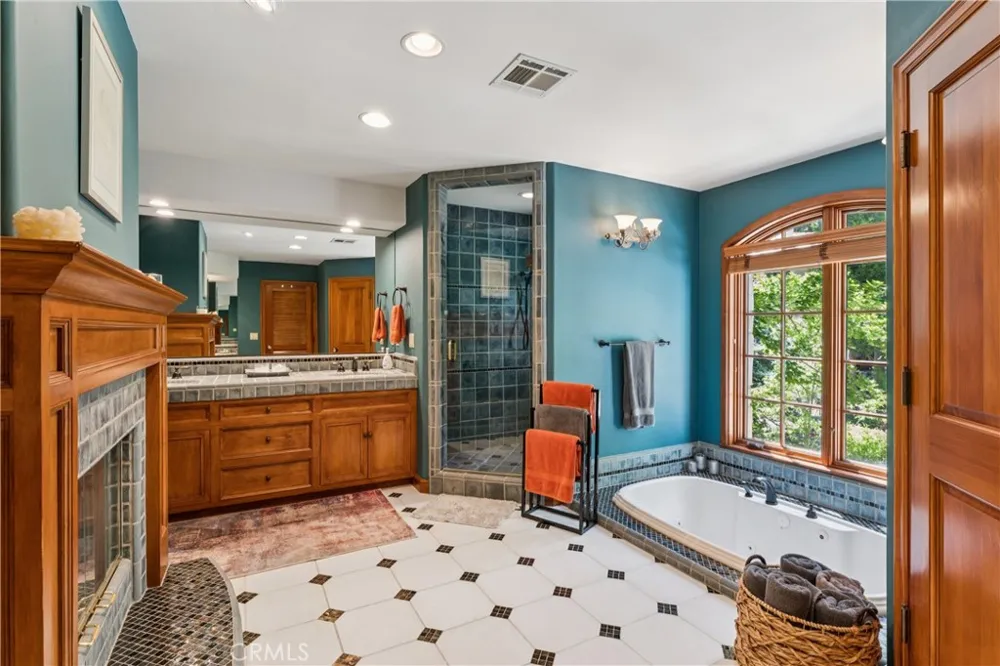 27489 Meadow Bay Lake Arrowhead, CA 92352