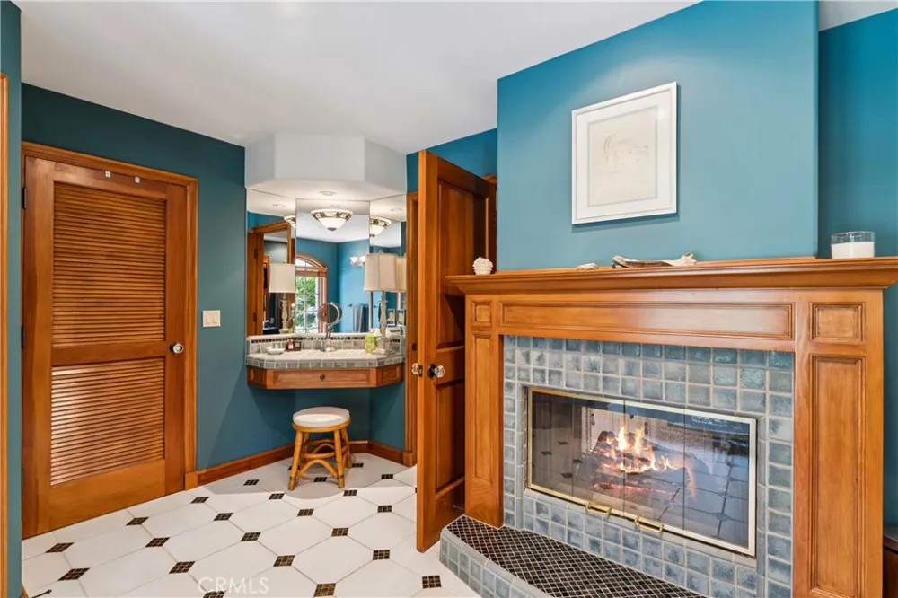 27489 Meadow Bay Lake Arrowhead, CA 92352