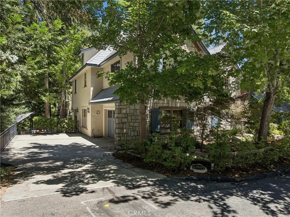 27489 Meadow Bay Lake Arrowhead, CA 92352