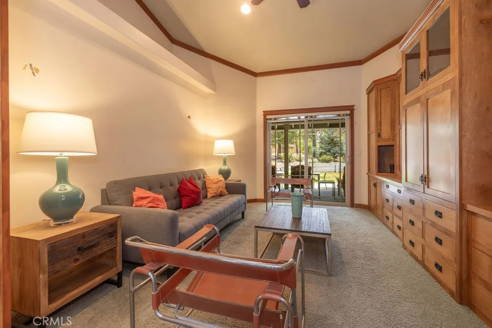 155 Lodgepole Big Bear Lake, CA 92315