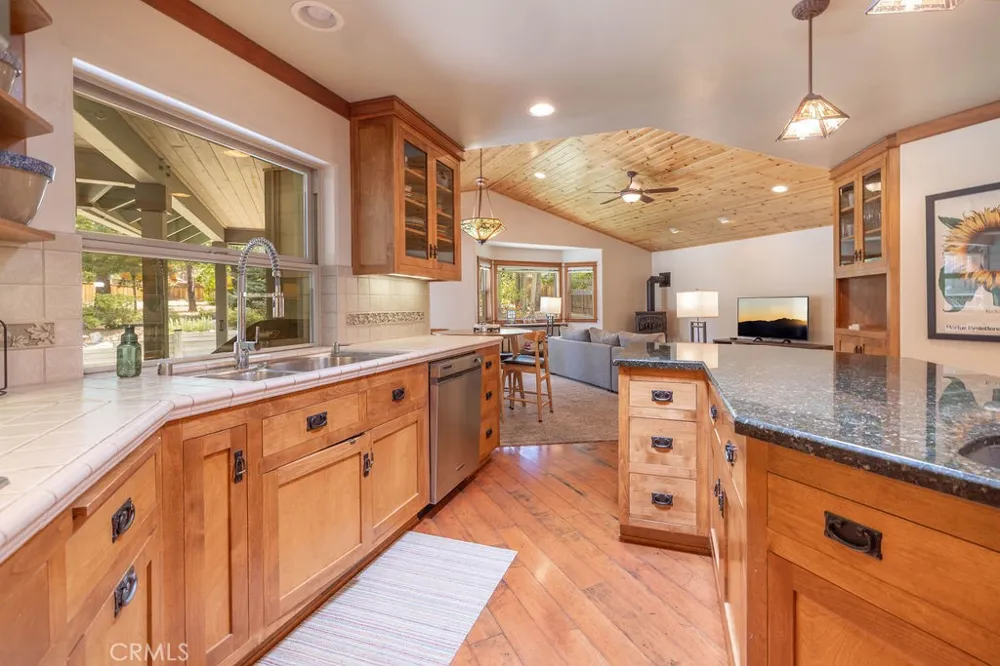 155 Lodgepole Big Bear Lake, CA 92315
