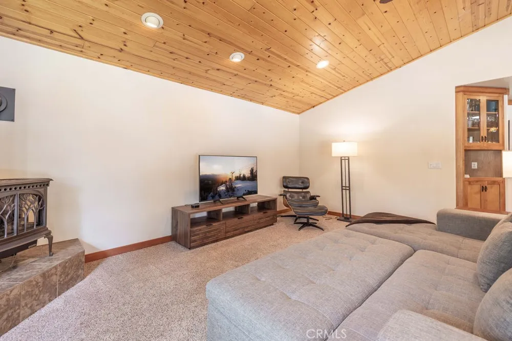 155 Lodgepole Big Bear Lake, CA 92315