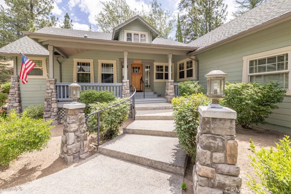 155 Lodgepole Big Bear Lake, CA 92315
