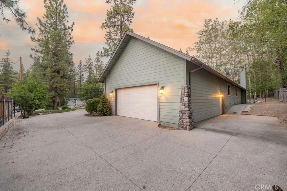 155 Lodgepole Big Bear Lake, CA 92315
