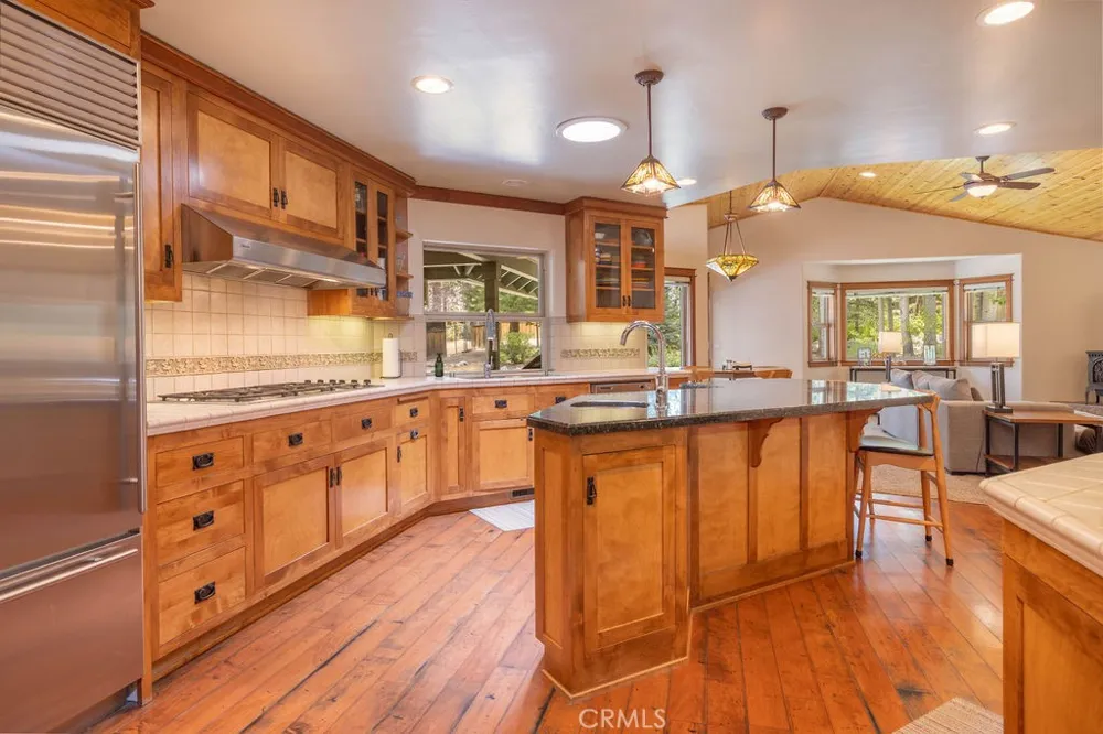 155 Lodgepole Big Bear Lake, CA 92315