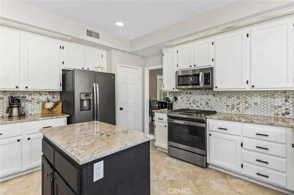 7333 Yellow Jasmine Highland, CA 92346