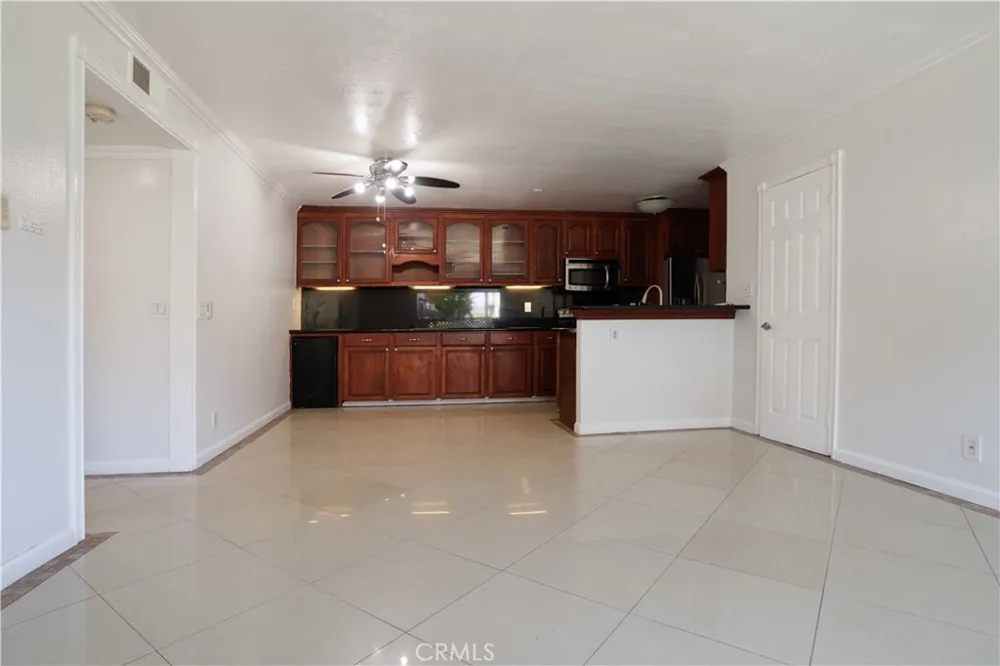 23266 Orange #1 Lake Forest, CA 92630