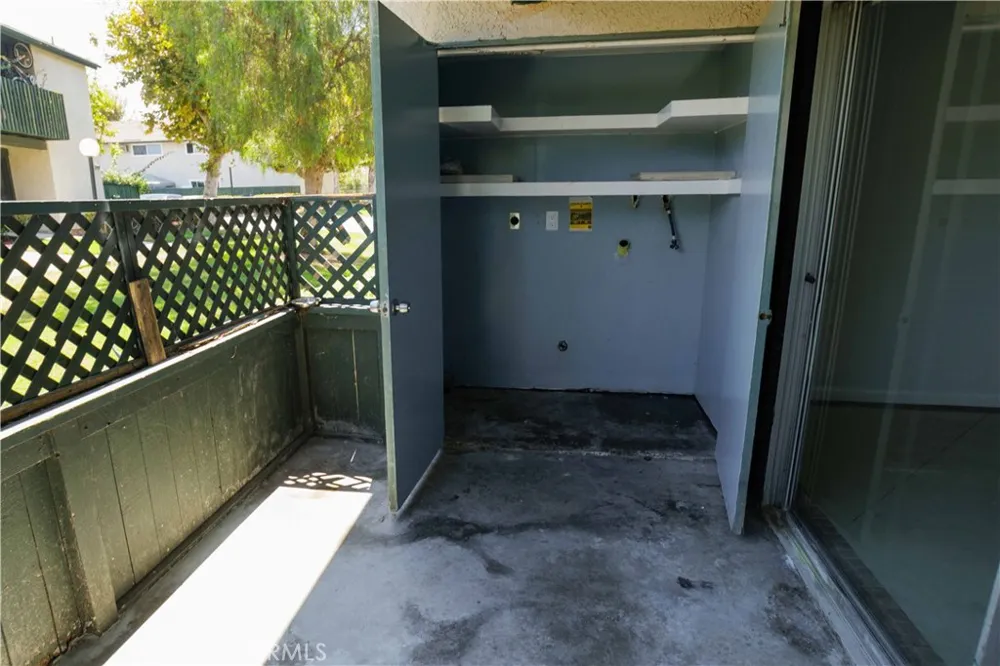 23266 Orange #1 Lake Forest, CA 92630