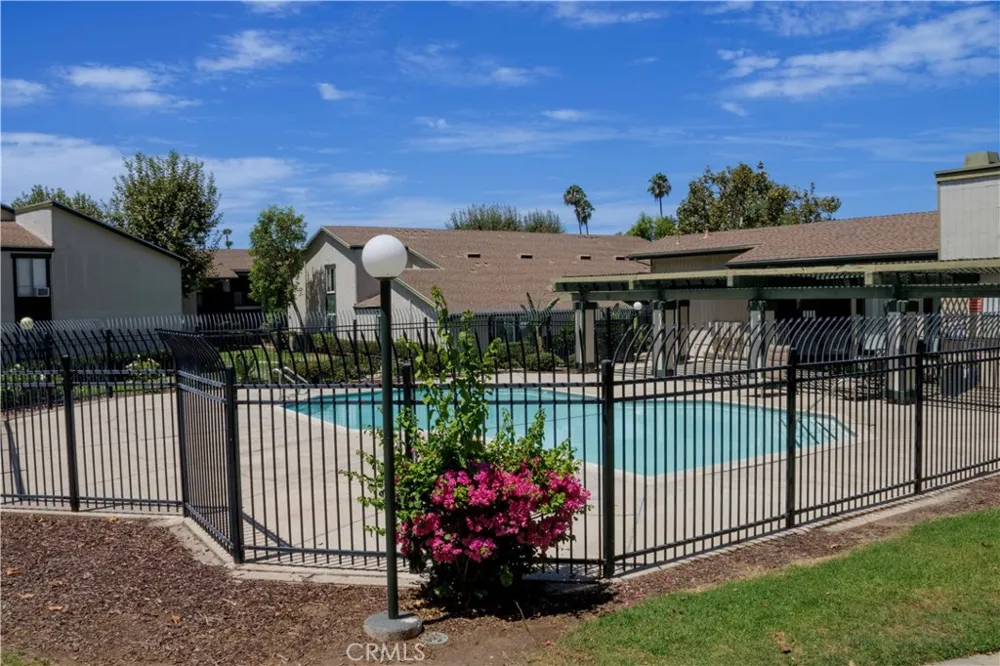 23266 Orange #1 Lake Forest, CA 92630