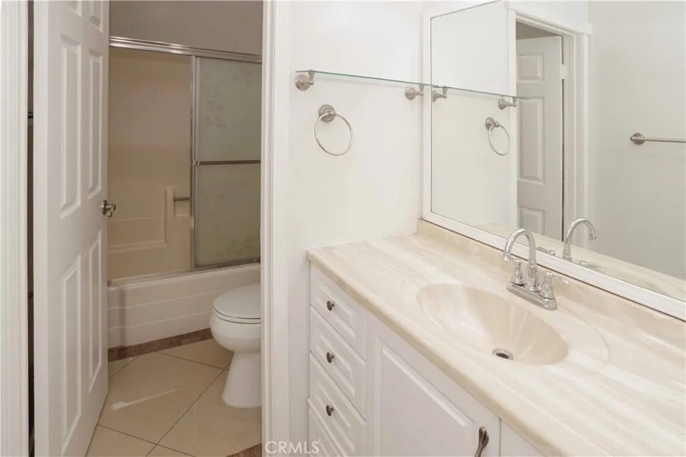 23266 Orange #1 Lake Forest, CA 92630