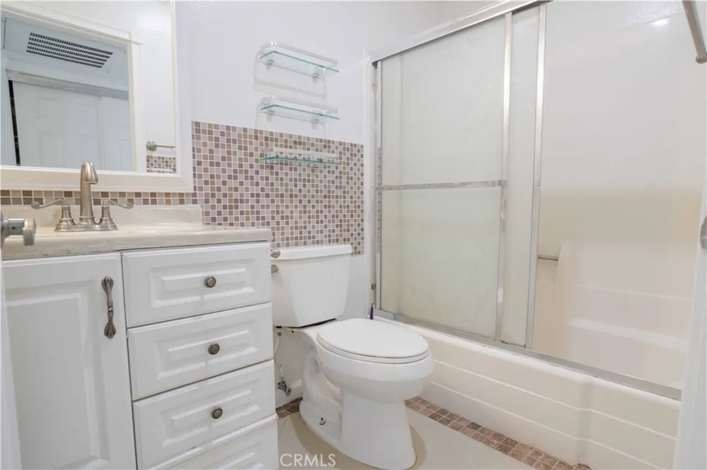 23266 Orange #1 Lake Forest, CA 92630
