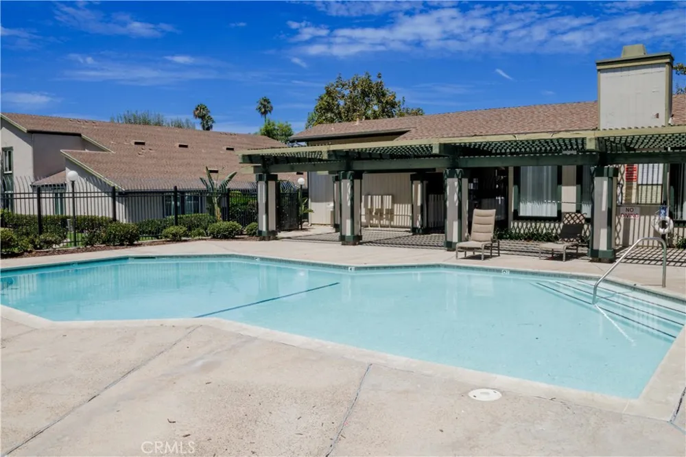 23266 Orange #1 Lake Forest, CA 92630