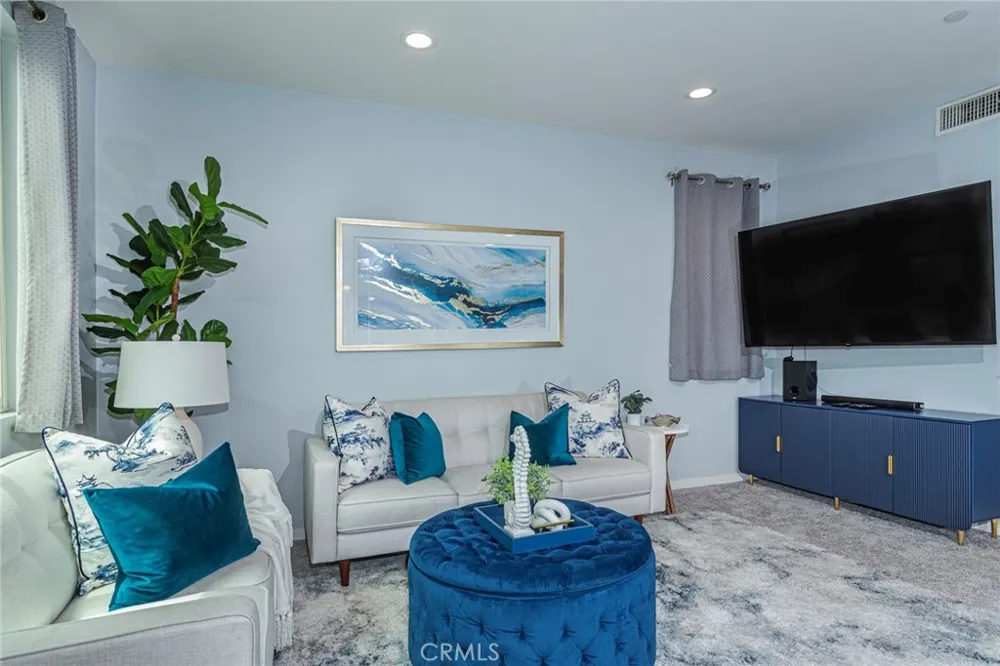10251 Angel Pacoima, CA 91331