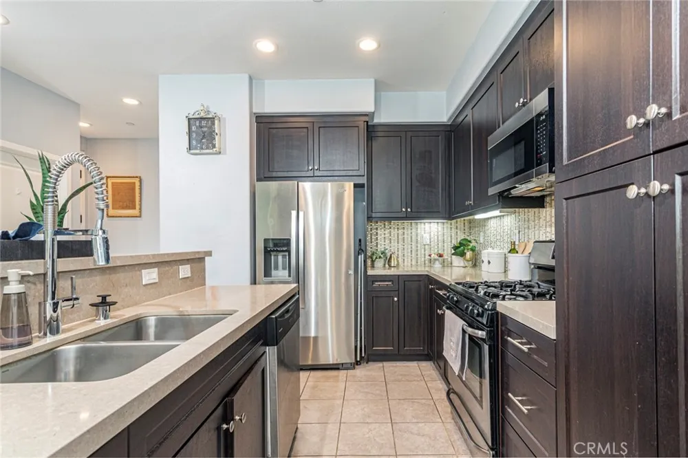 10251 Angel Pacoima, CA 91331