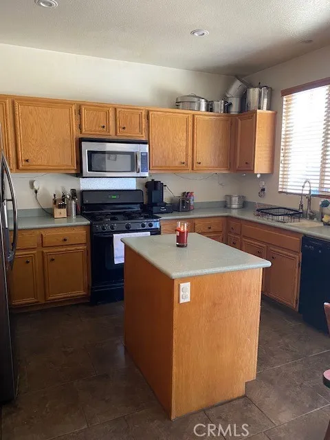 15247 Sunray Court Victorville, CA 92394