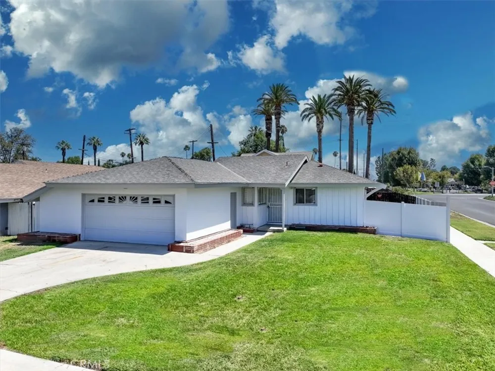 4305 Salerno Riverside, CA 92503