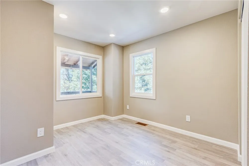 33350 Robin Drive Green Valley Lake, CA 92341