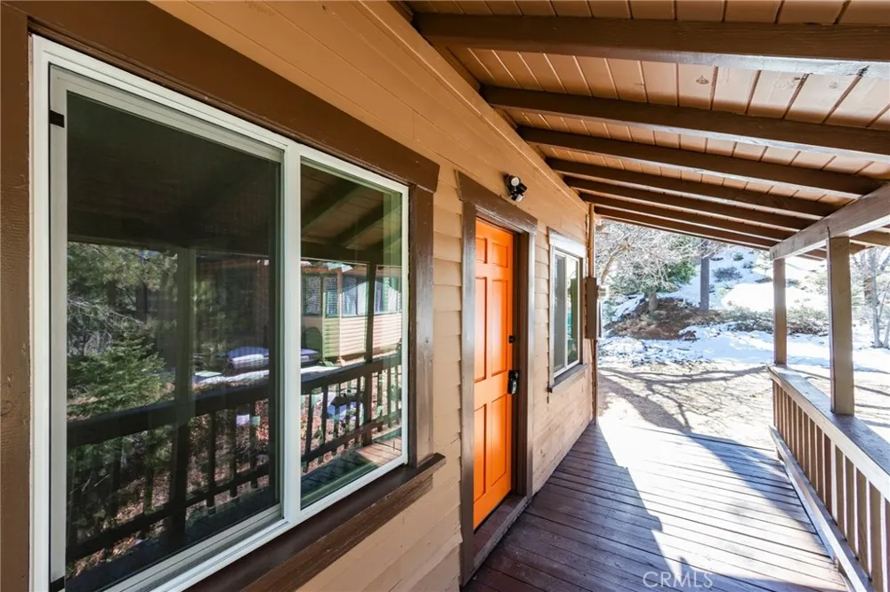 33350 Robin Drive Green Valley Lake, CA 92341