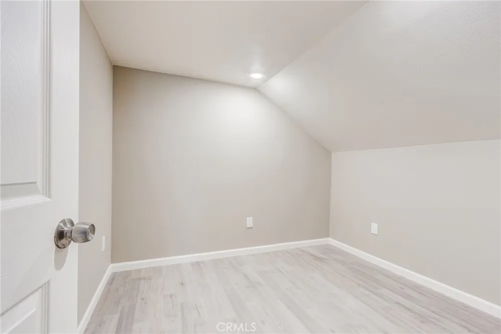33350 Robin Drive Green Valley Lake, CA 92341
