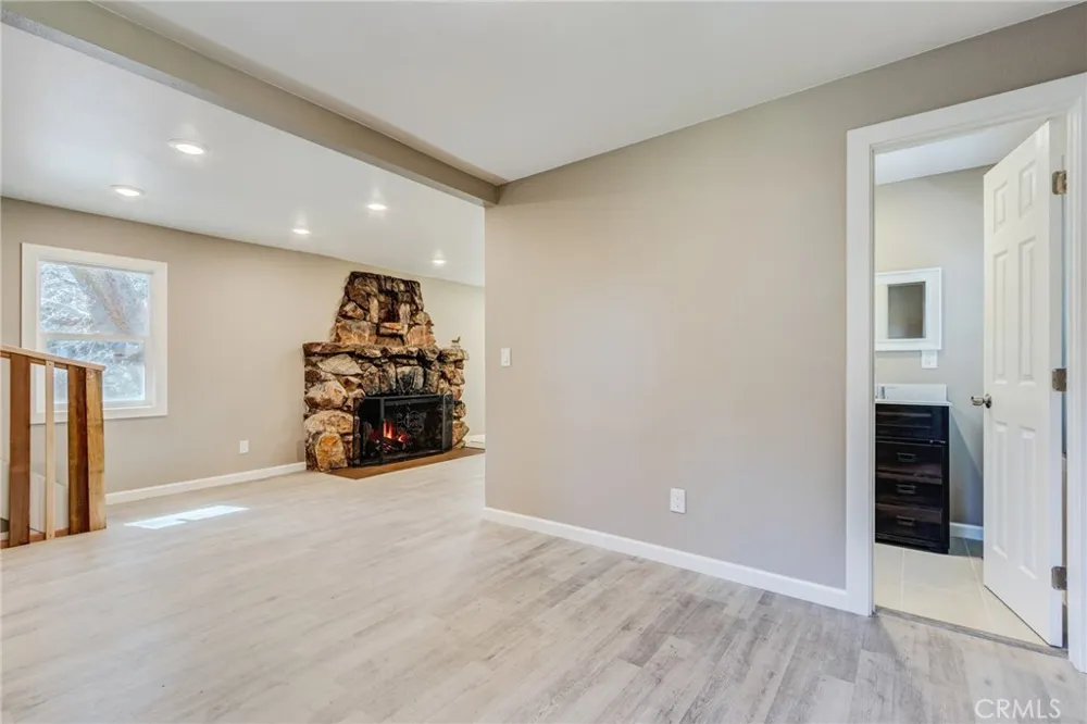 33350 Robin Drive Green Valley Lake, CA 92341