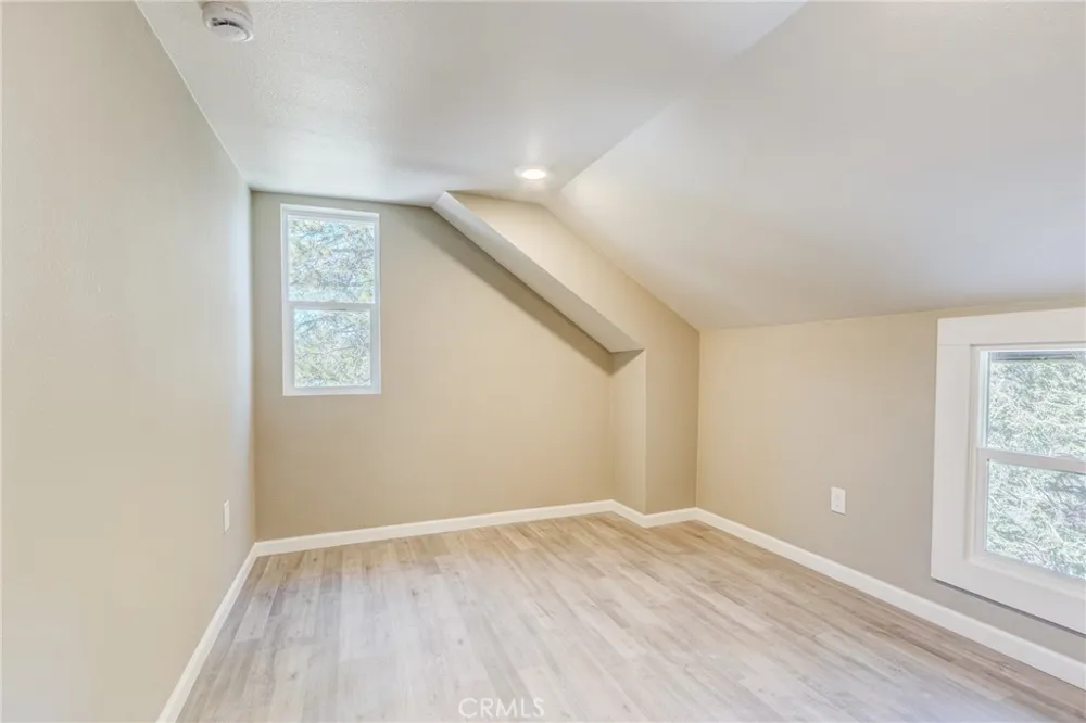 33350 Robin Drive Green Valley Lake, CA 92341