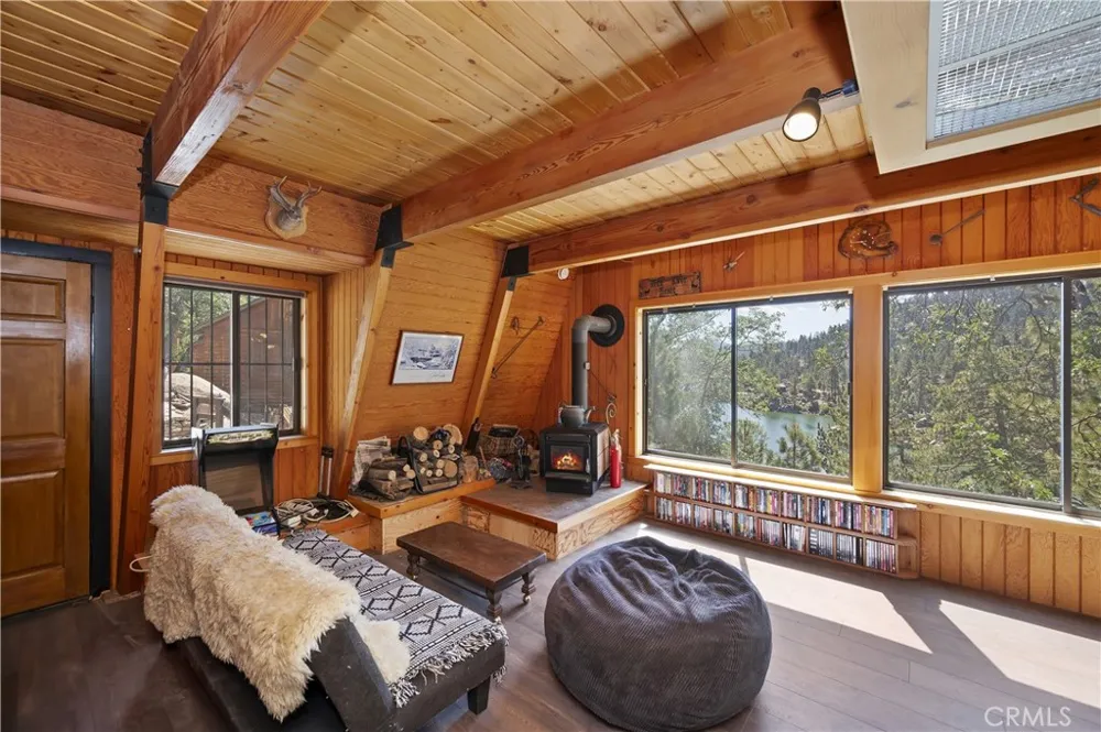 298 Nolan Fawnskin, CA 92333