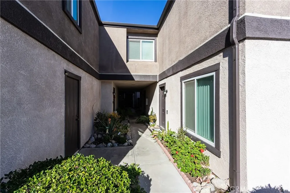 1814 Vineyard #G Ontario, CA 91764
