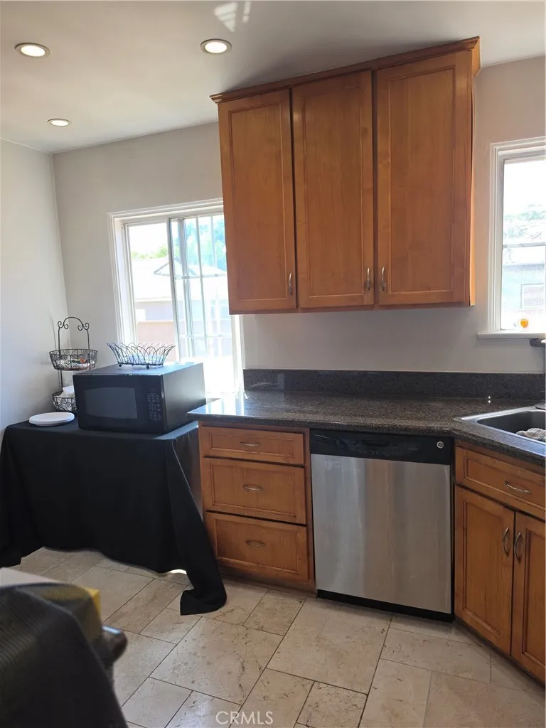 11703 Wilkie Hawthorne, CA 90250