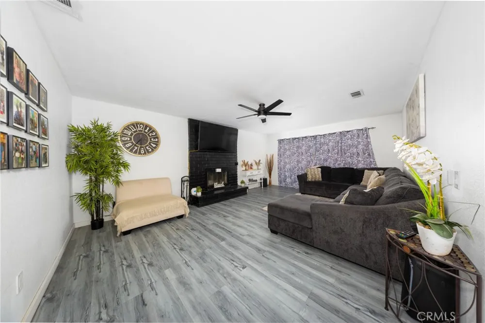 12943 California Yucaipa, CA 92399