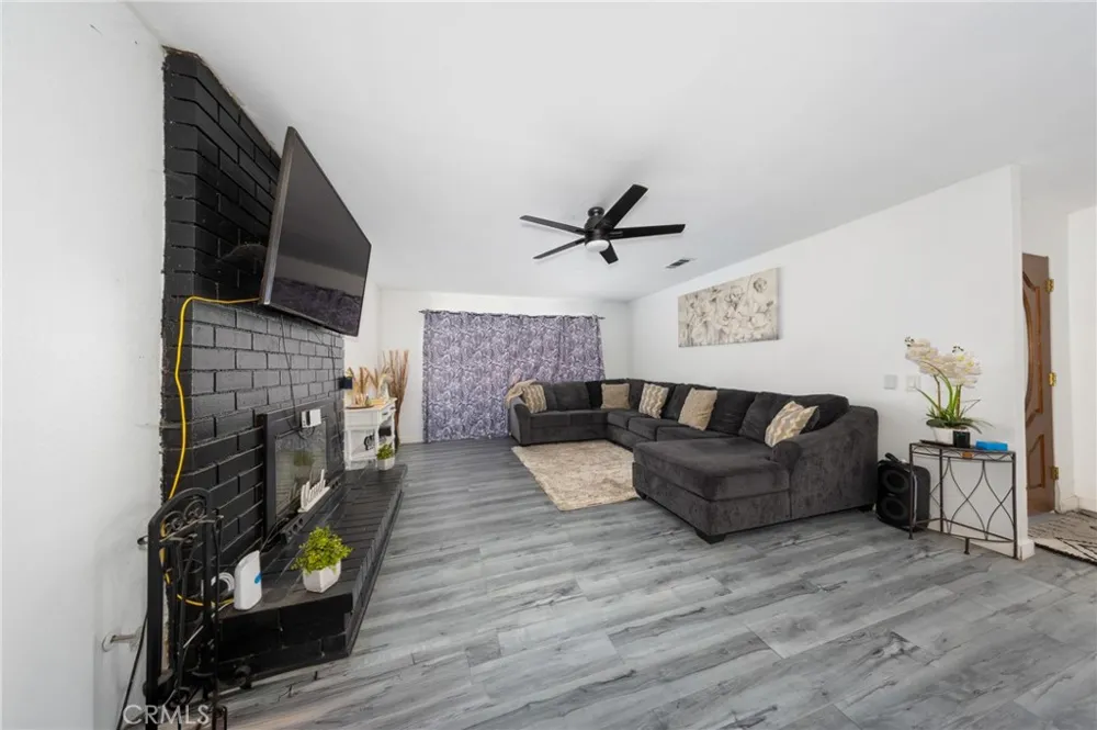 12943 California Yucaipa, CA 92399