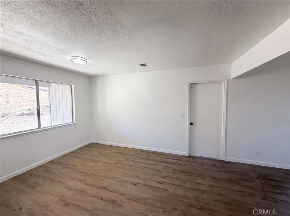 6041 Thornicroft Valley Springs, CA 95252