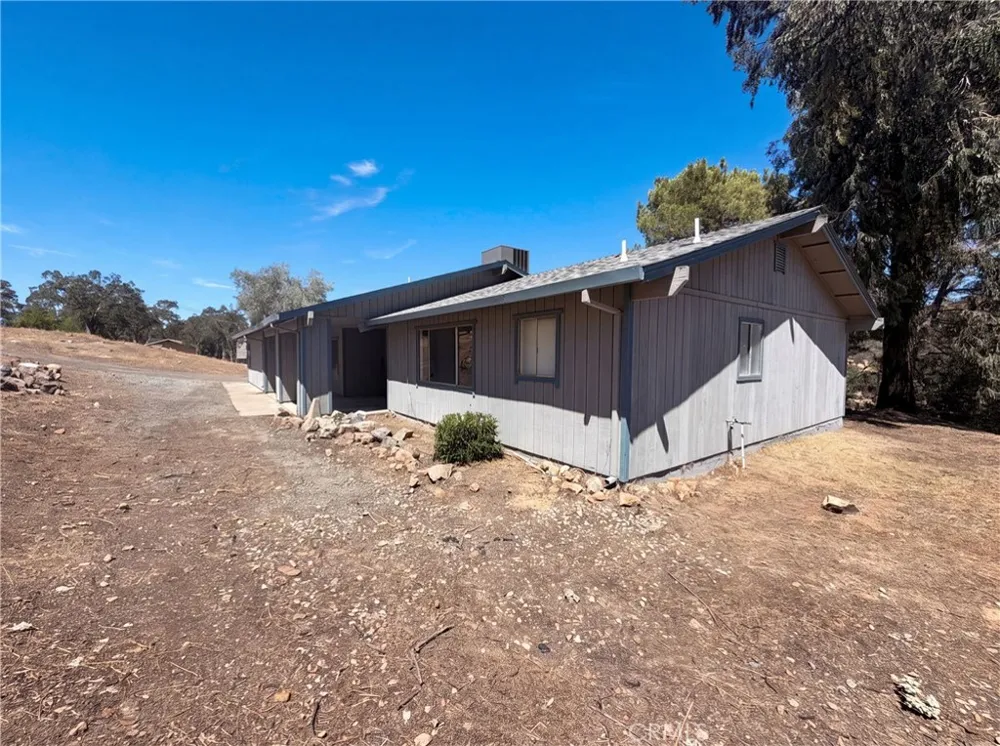 6041 Thornicroft Valley Springs, CA 95252