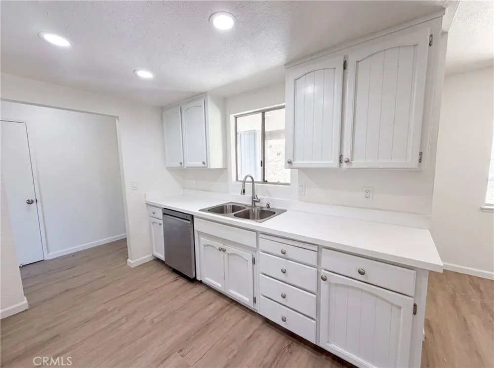 6041 Thornicroft Valley Springs, CA 95252