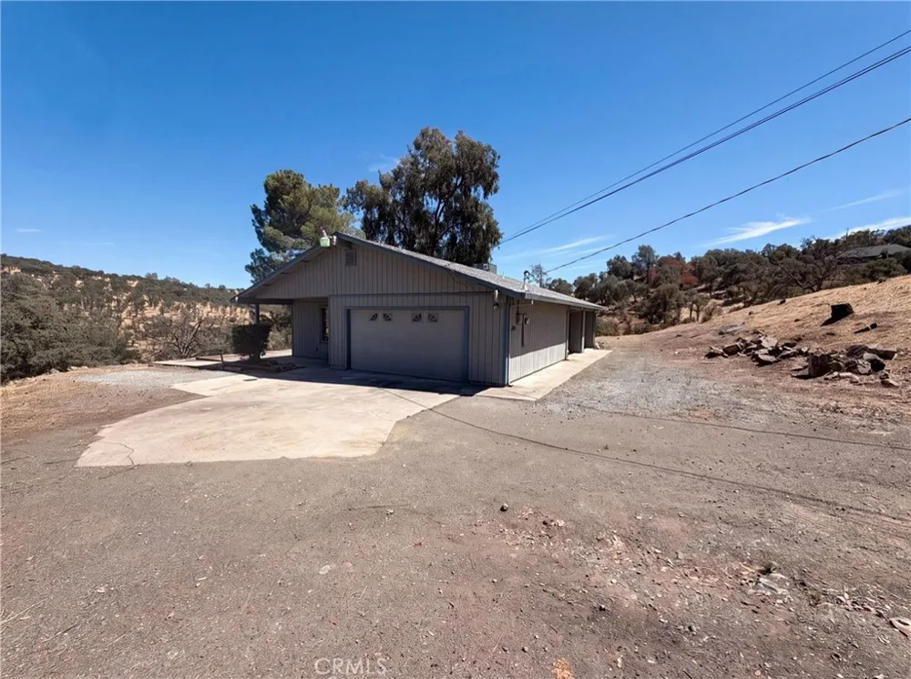6041 Thornicroft Valley Springs, CA 95252