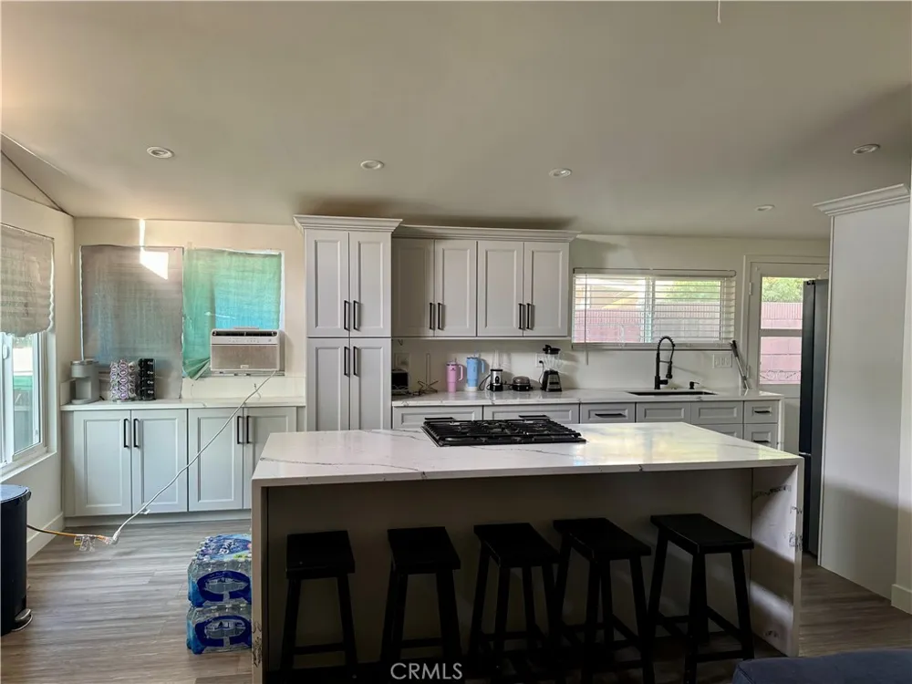 2128 W Larkspur Orange, CA 92868