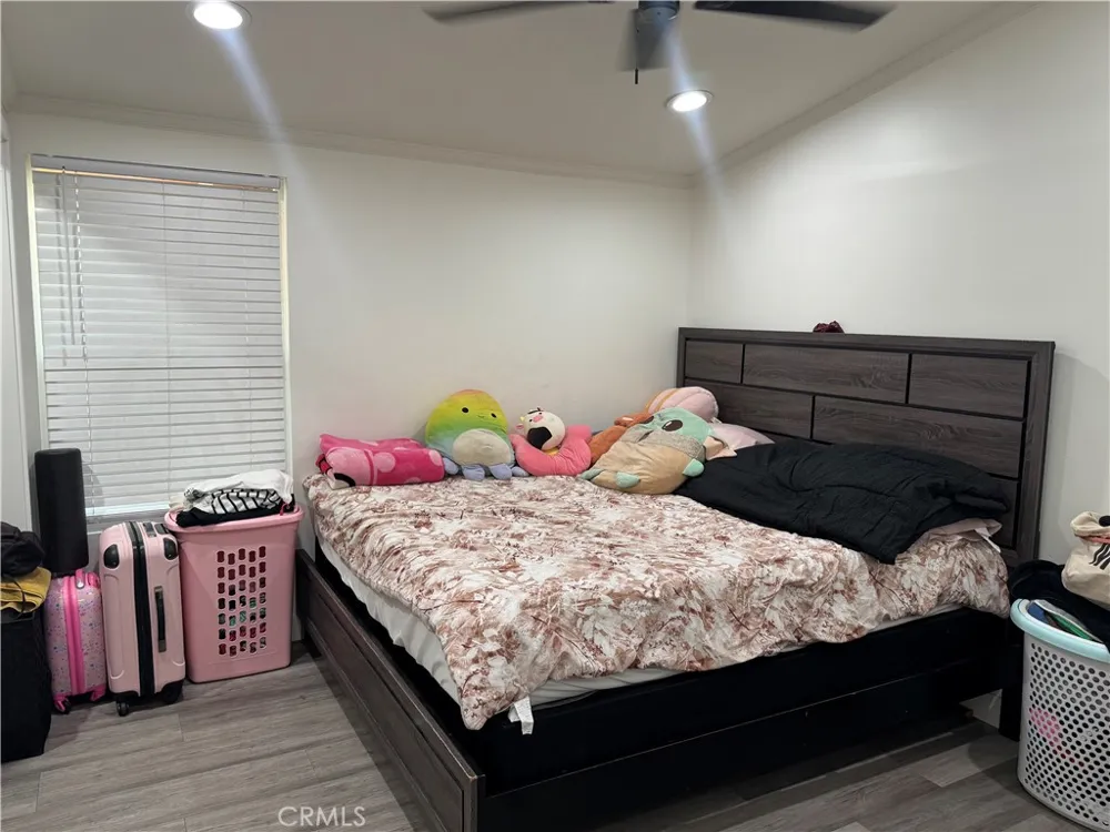 2128 W Larkspur Orange, CA 92868