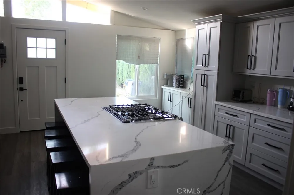 2128 W Larkspur Orange, CA 92868