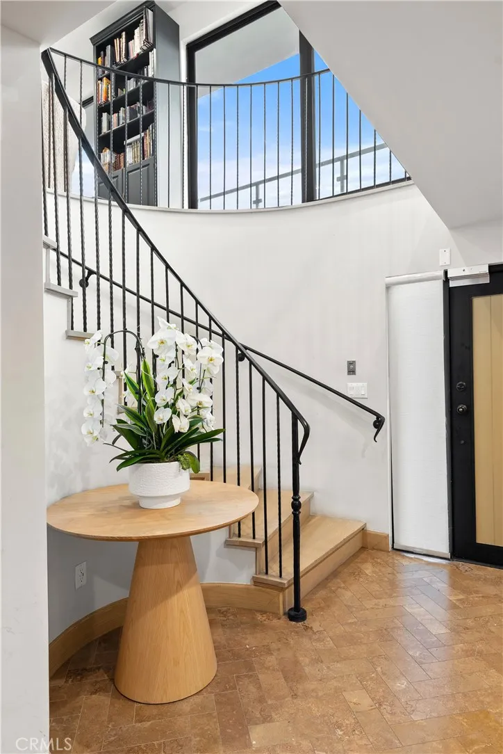 17333 Castellammare Drive Los Angeles, CA 90272