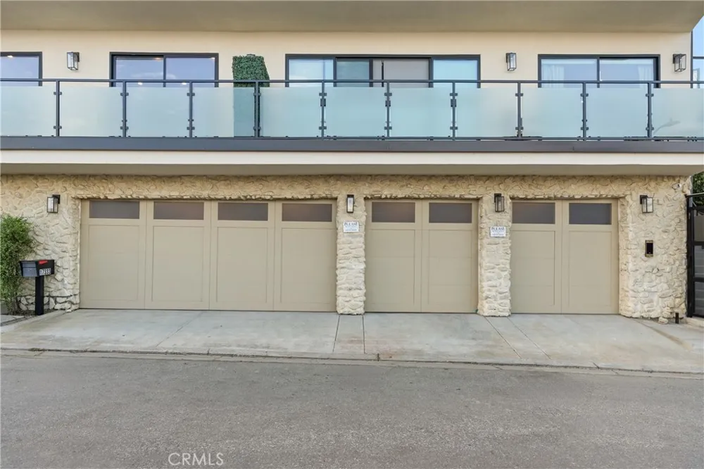 17333 Castellammare Drive Los Angeles, CA 90272