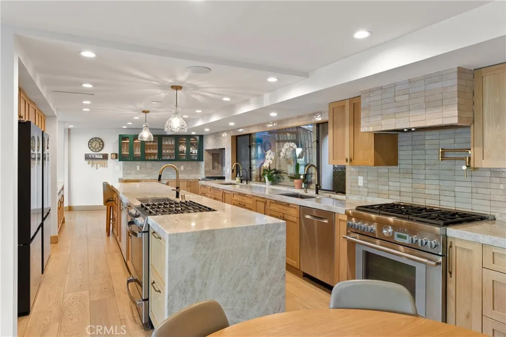 17333 Castellammare Drive Los Angeles, CA 90272