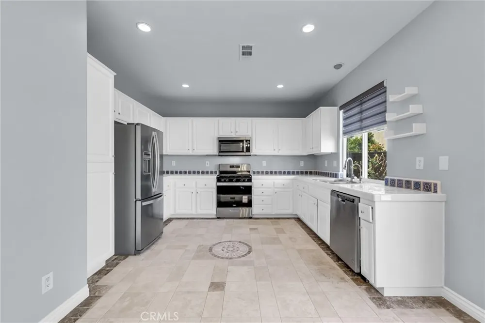 962 Redtail Drive Corona, CA 92879
