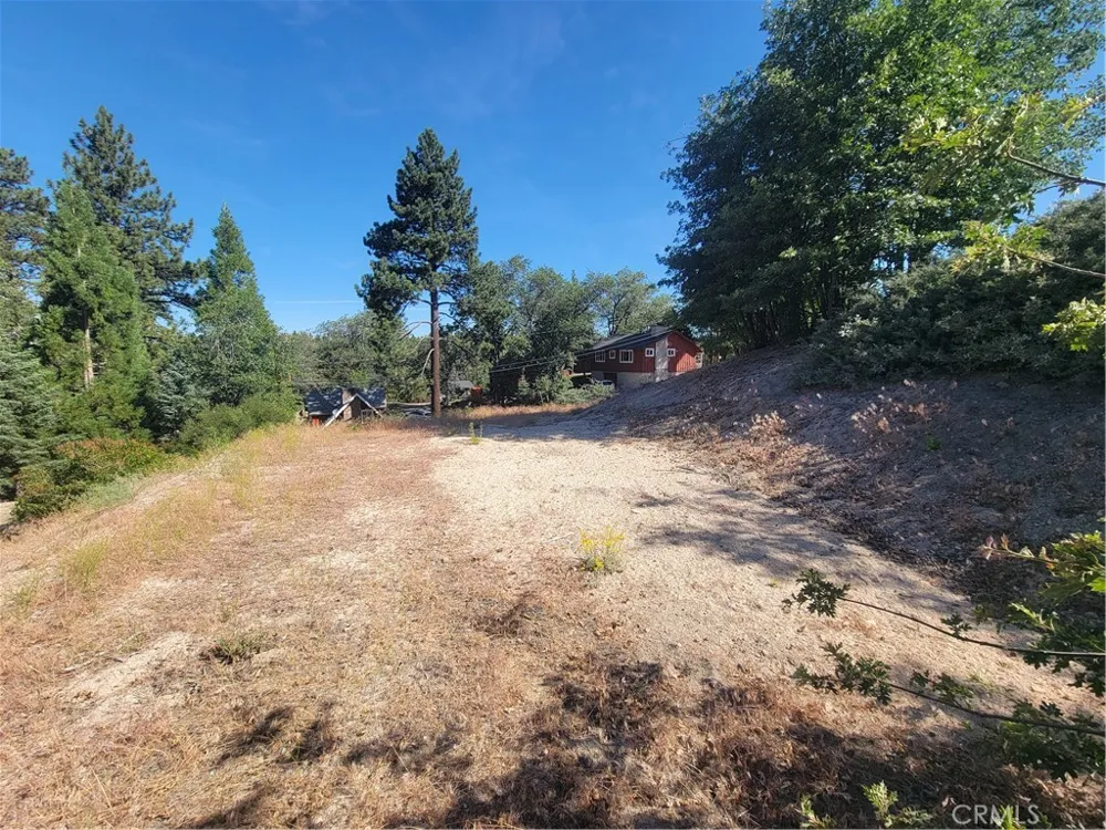 33345 Angeles Green Valley Lake, CA 92341