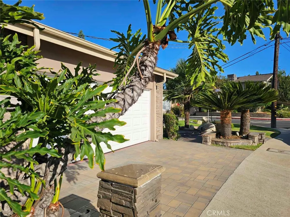 4602 El Reposo Drive Los Angeles, CA 90065