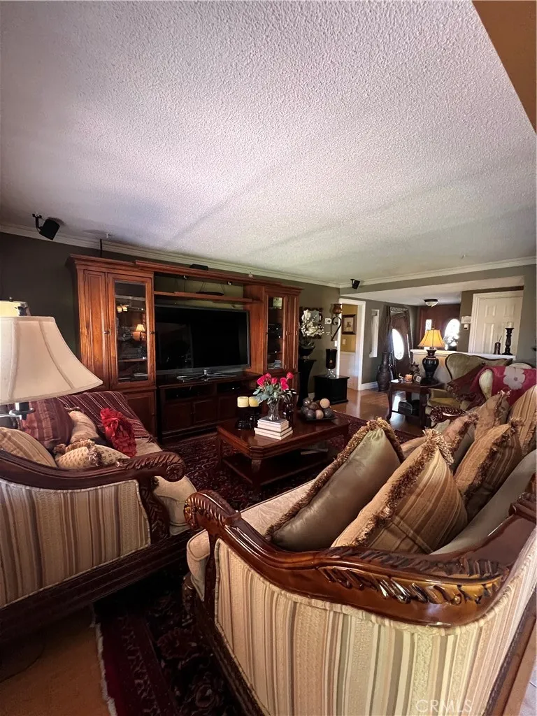 4602 El Reposo Drive Los Angeles, CA 90065