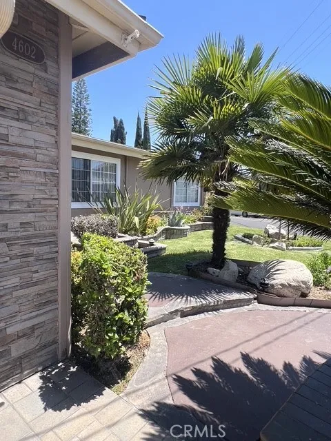 4602 El Reposo Drive Los Angeles, CA 90065